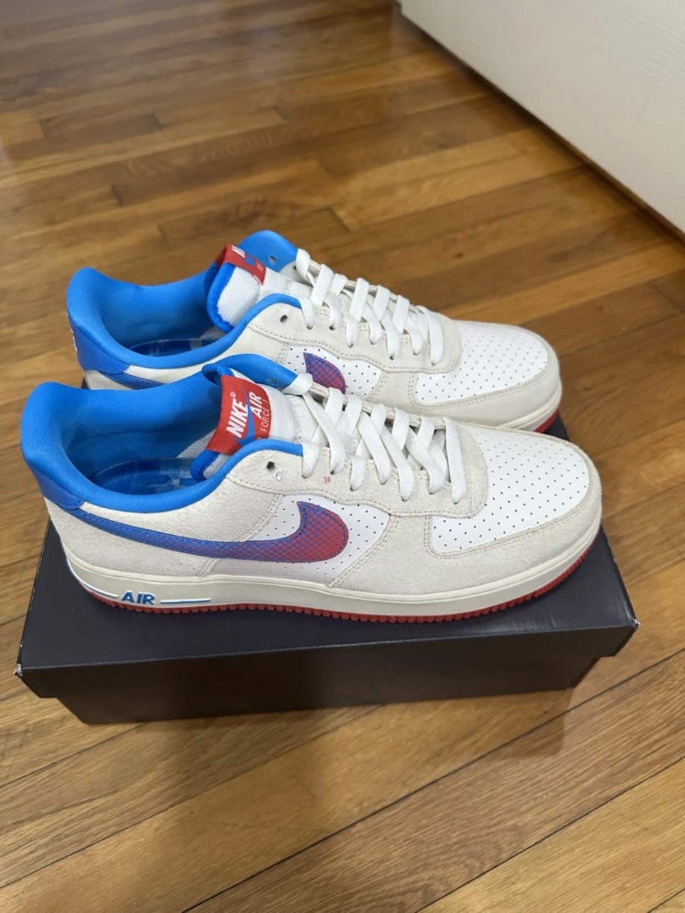 *Slightly Used* Nike Air Force Men Beige Blue (HQ3618-113) Size11 *Original Box*